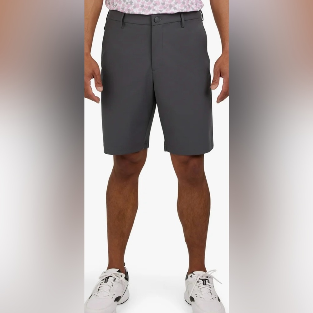Chaps Men’s Golf Performance Shorts Size 42. Charcoal Color.